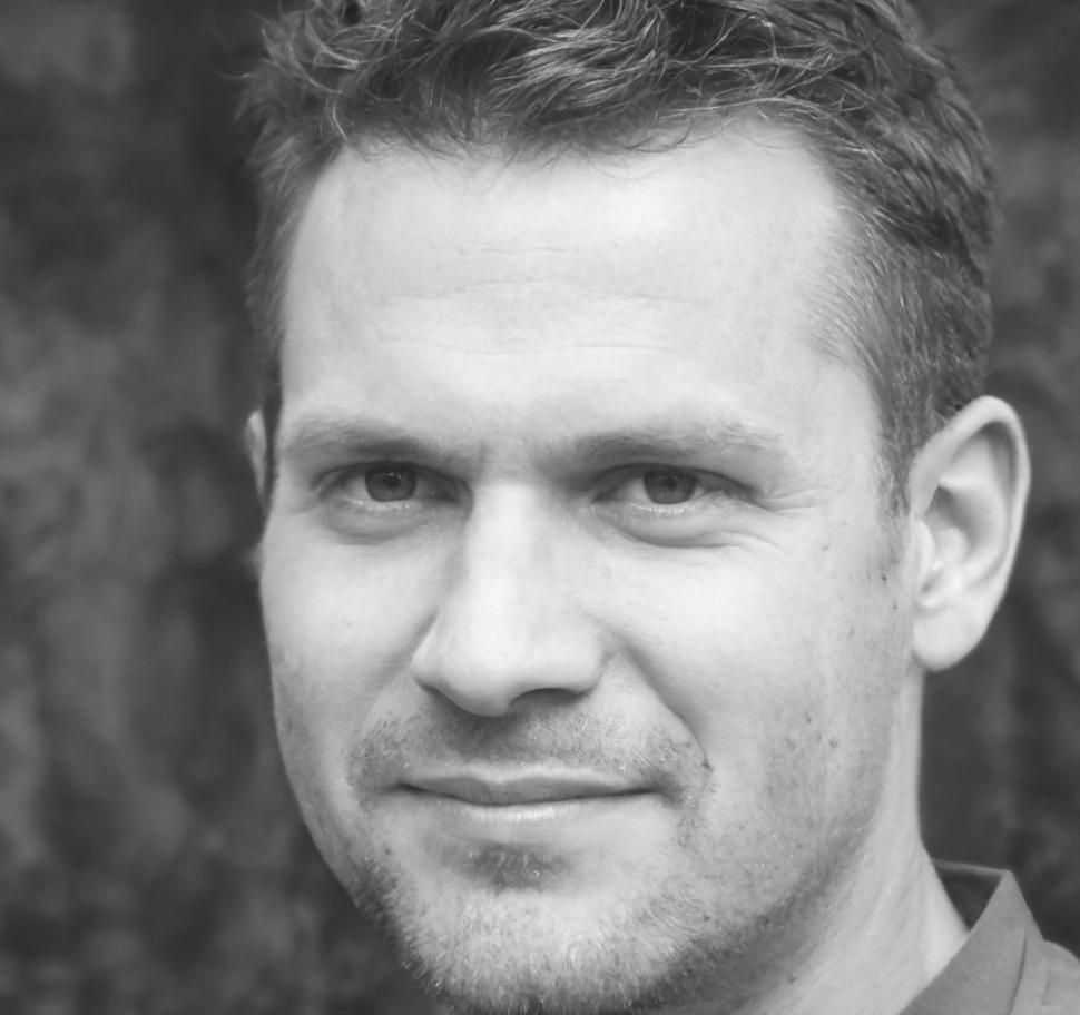 Преподаватель Игорь Савельев